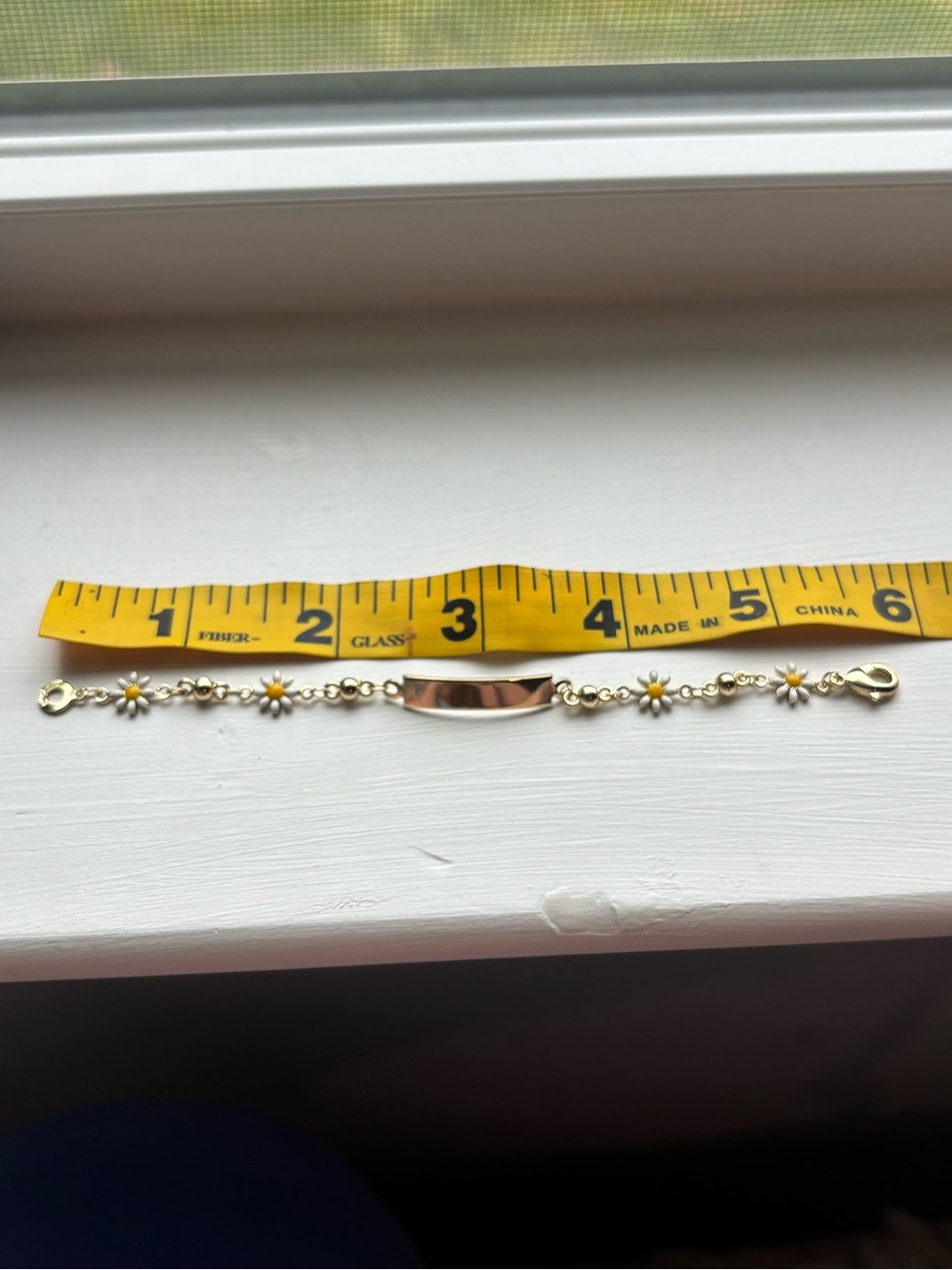 Gold Plated Daisy Nameplate Bracelet Floral Chain ID Petite Bracelet Cute Trendy - Picture 7 of 8